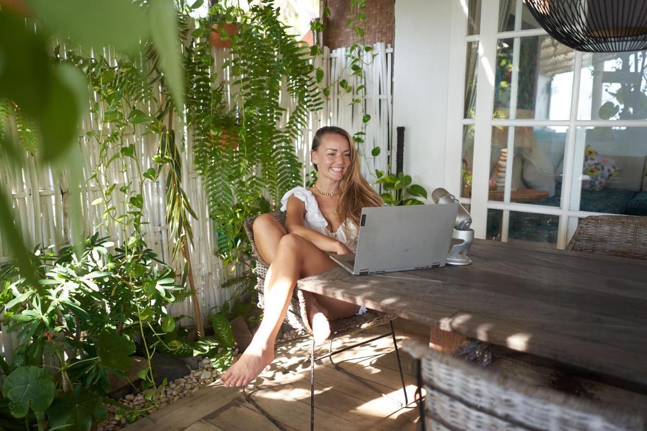Serenity Luxurious Beachfront Villa & Spa With Private Infinity Pool, 8 Guests Gili Air Exterior foto