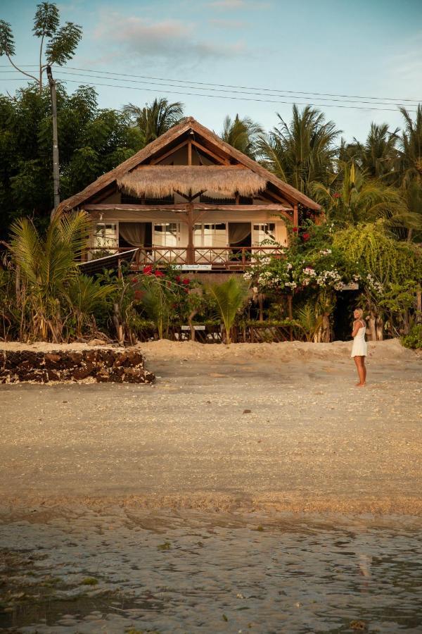 Serenity Luxurious Beachfront Villa & Spa With Private Infinity Pool, 8 Guests Gili Air Exterior foto